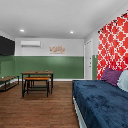 Rustic 1Br Apartment Near Medcenter-Uh-Nrg Houston Exterior photo